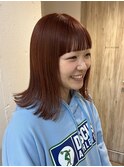 ワイドバングが可愛い切りっぱなしボブとオレンジブラウン