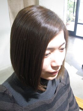 ルーフ(ROOH) 前下がりレイヤーボブ