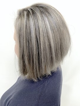 トリニティ(trinity) ブリーチハイライト☆外国人風モードセレブ超前下がりショート