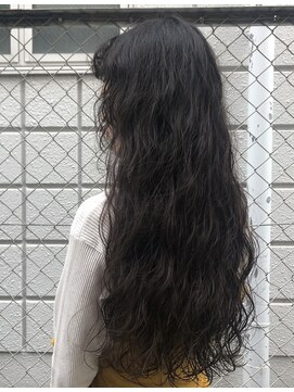 ティオ バイ スニップ(Tio by snip) レトロなカーリーヘア