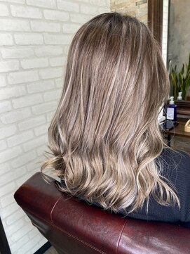 ハサミバイアトリエナガノ 千葉(8sami by atelier nagano) デザインカラー／レイヤーカット/ウエットヘア/オリーブベージュ