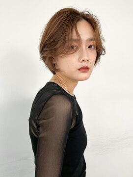 トレス(TRESS) ショートボブ　ワンカールパーマ　前髪長め　原宿　表参道　渋谷