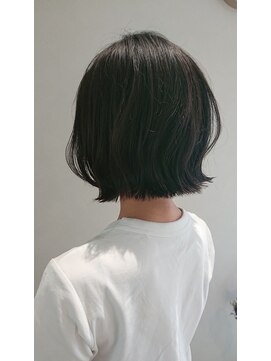 モチーフ(motif) 外はねぱつんボブ