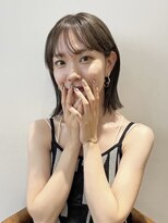 ロマリア(Lomalia)&nbsp;【Lomalia表参道】グレーベージュ シアーカラー セミディ