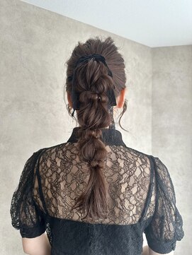 お呼ばれヘアポニーテールアレンジ