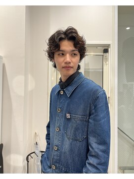 ケシキ大名(keshiki) センターパートでキマるモテパーマ/ISSEI