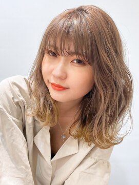 ニフティ(NIFTY) イエローベージュ/ダブルカラー/熊本/上通