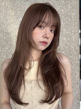 ローネス ギンザ(LONESS ginza) レイヤーカット×色素薄めカラーでふわっと柔らかい質感ヘア