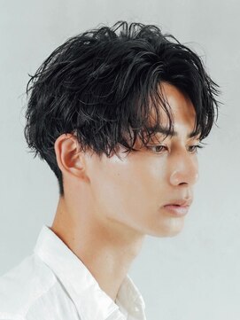 フィフス 渋谷(fifth) S字のカールが人気のセンターパート×波巻きスパイラルパーマ