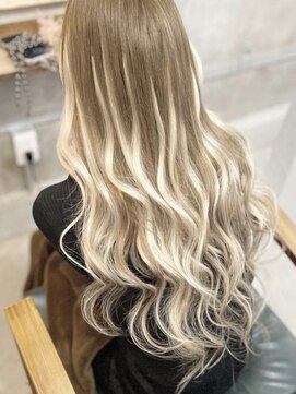 ルフレ 新宿歌舞伎町店(Reflet) ハイトーンのグラデーションカラー/プルエクステ