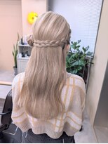 ムード(mood)&nbsp;くるみちゃんヘア/ヘアアレンジ/お呼ばれヘア/ハーフアップ