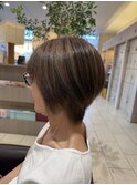 ショートボブ×細めハイライト