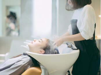 トッカ 仙台東口店(tocca)の写真/~独自の手技と極上のヘッドスキンケアを~頭皮から髪を美しくし、健やかな美を叶えます◎