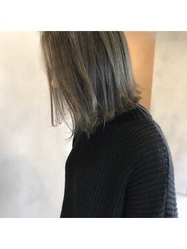 ベルベチカ(Belvetia) カーキアッシュロブ