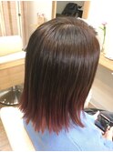 切りっぱなしボブにグラデーションカラー