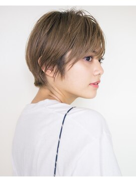 ピズム(PISM) 耳かけカジュアルイメチェンショート/フォギーベージュ