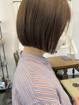 ニーナ(NINA) ワンレングスボブ