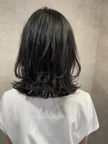 アフロート ショウナン(AFLOAT SHONAN) クビレと動きが可愛いレイヤーカット【赤荻】