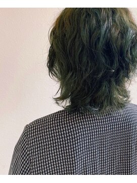 美容室 アクイール グラッセ(Accueillir grace) green color×ウルフカット