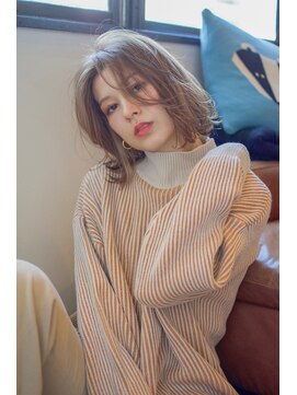 エルクバイコットン(elk by Cotton) 【elk by cotton平塚】イヤリングカラー/ボブ/ベージュ