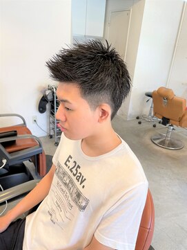 アンティコ(Antico) ジェットモヒカン黒髪ツーブロックモテ髪束感アップバング流行