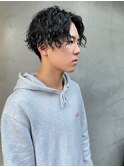 ツイストスパイラルパーマセンターパート名古屋メンズカット