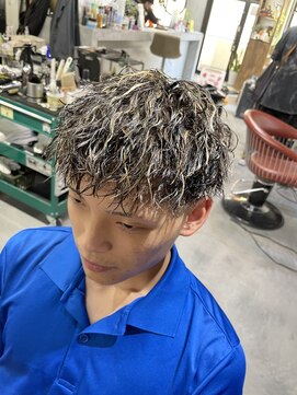 モウ(mow) メッシュキャップ ハイライト ツイストスパイラルパーマ