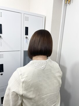 ヘアーアンドメイクランプ(Hair & make Lamp) 【首元スッキリ】ミニボブ