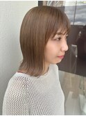 切りっぱなしボブ 柔らかベージュカラー