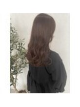 酸熱トリートメントは取り扱っておりません。パーマ、デジタルパーマは2回目以降をオススメしております