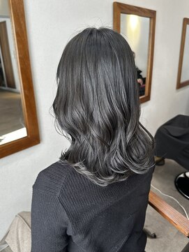 スケール(SCALE) グレージュカラー