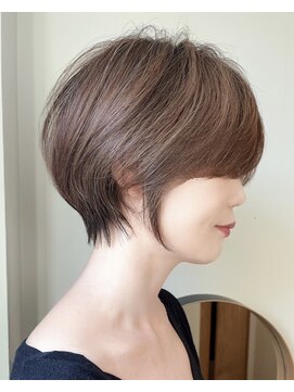 エダ 鎌倉(edA.) 小顔ショート#髪質改善#白髪ぼかし#鎌倉#40代#50代#グレージュ