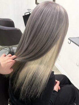 イリ 梅田(ili) ハイトーンカラーミルクティーベージュレイヤーカット