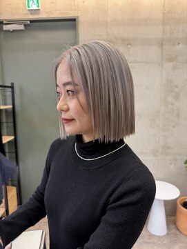 ソルトウォーター(SALT WATER) ホワイトブロンド　ミニボブ