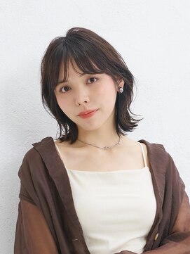フラッグバイヘッドライト 愛知田原店(FLAG by HEADLIGHT) ミディアムレイヤーカットクラゲヘアー小顔オリーブグリーン黒髪
