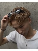 サーフバック　ツイストスパイラル眉カットメンズパーマ