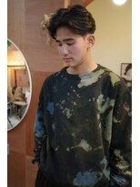 エディ(Edy)&nbsp;メンズセンターパートフェザーパーマ刈り上げ眉カット韓国ヘア