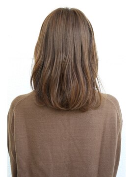 ヴィバラヘアー 明野店(VIVA LA HAIR) 縦長シルエットのミディアムストレート