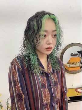 フィン(fin,) fin,/くびれヘア/似合わせカット/デザインカラー/ツートンカラー