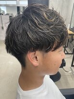 フイ 代々木(Hui)&nbsp;メンズ/アップバング/ツーブロックマッシュ/束感ショート波巻き