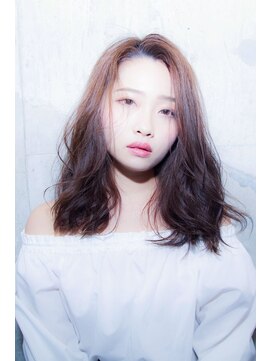 ジェニーバイメノン(JENNIE by Menon) 小顔　ダブルバング　ことりベージュ　ゆるウェーブ