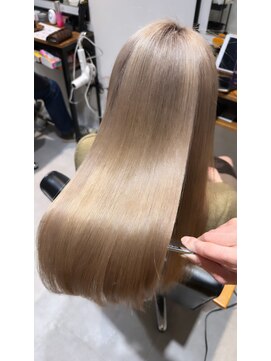 アーバン(URBAN.) 黒髪/グレージュカラー/縮毛矯正/髪質改善