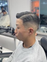 刈部倶楽舞&nbsp;サイドパート/スキンフェード　メンズ/バーバー/フェード