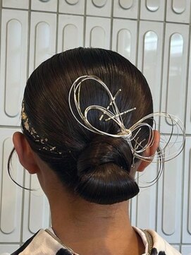 ミーム 原宿 表参道(meme) ツヤっとタイトに◎まとめ髪ヘアセット