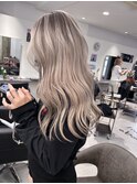 ハイライトカラーミルクティーベージュレイヤーカット
