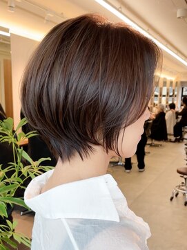 エリマ 武蔵小杉(elima) 武蔵小杉白髪染めショートヘアタッセルボブアッシュベージュカラ