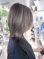 ルーナヘアー(LUNA hair)&nbsp;レイヤーロブ ハイライトカラー 白髪ぼかし 30代40代50代60代
