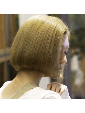 エイチエムヘア(HM HAIR) ブリーチボブ (ローグラデーションボブ)