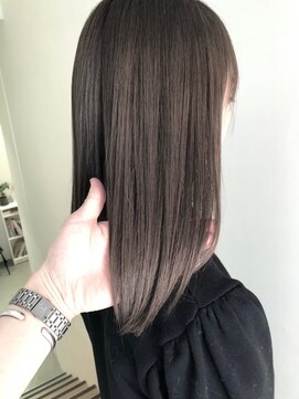 ネイヴィル(navile) ◎赤みのない透け感グレージュ