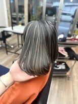ヴィフ 大船(VIF)&nbsp;ハイライトカラー/丸みボブ/白髪ぼかし/切りっぱなしボブ/大船駅